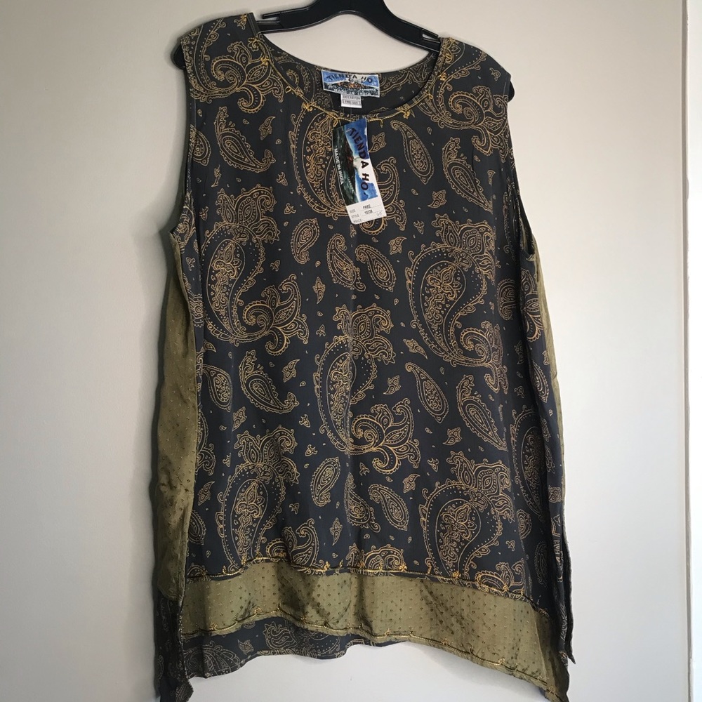Tienda ho paisley bandana black loose tank top
